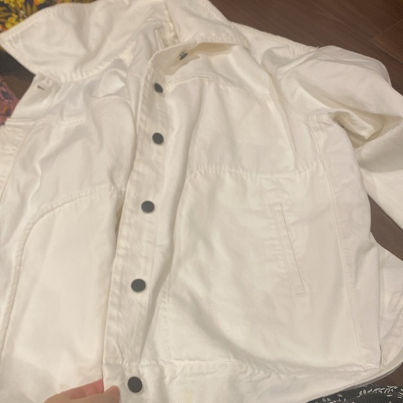 Kallmeyer /
ELLIOTT DENIM CHORE JACKET in Salt large L - Picture 8 of 10